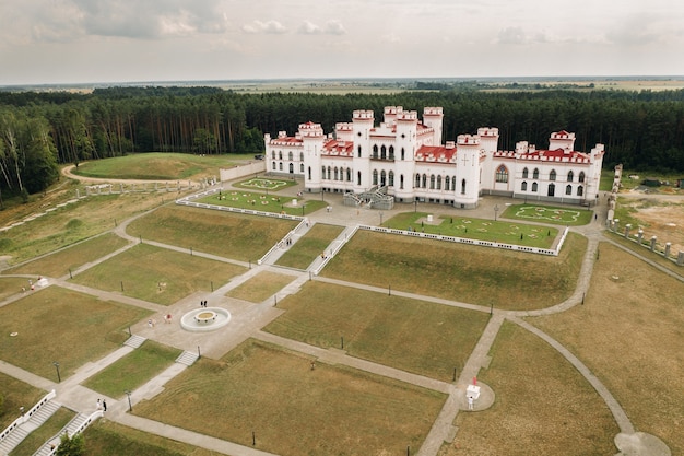 Letni zamek Kossowski w pałacu Belarus.Puslovsky.