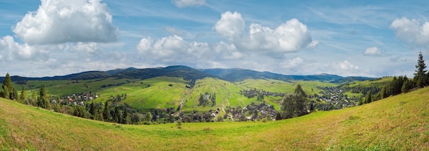 Letnia montain panorama kraju Karpaty Ukraina