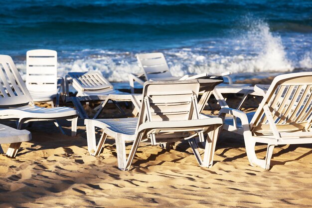 Zdjęcie leżaki na plaży