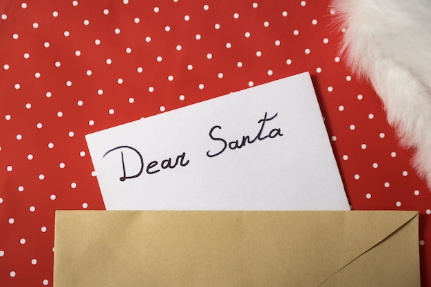 List do Santa w kopercie Czerwone kropki tła Zbliżenie