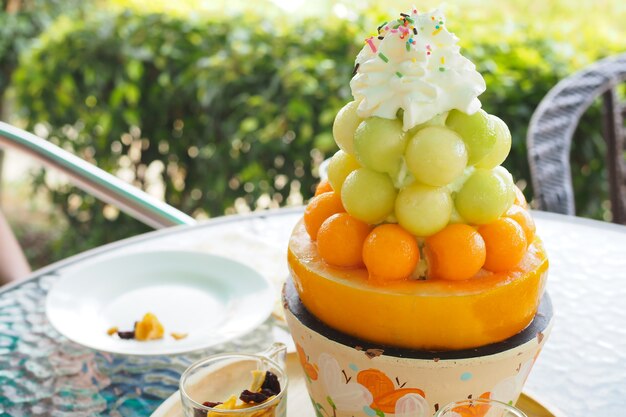 Lód zielony i pomarańczowy melon Bingsu