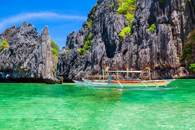 Zdjęcie Łódź bangka w el nido na filipinach