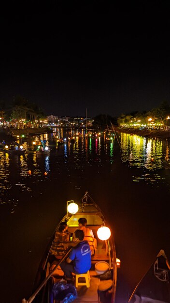 Zdjęcie Łódź na rzece w hoi an