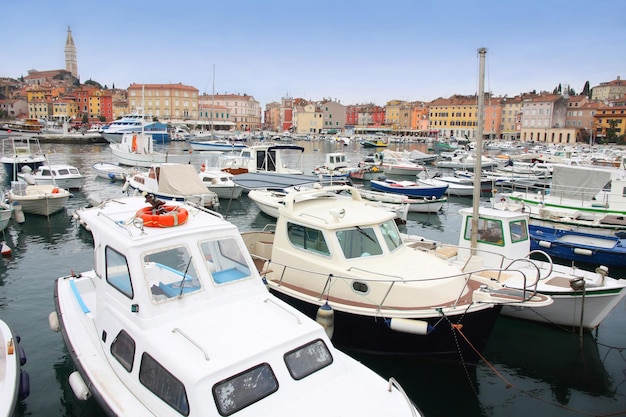 Łodzie w marinie Rovinj Istria Chorwacja