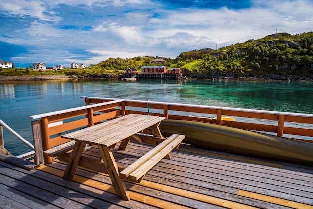 Lofoty to archipelag w okręgu Nordland w Norwegii. Słynie z charakterystycznej scenerii z dramatycznymi górami i szczytami, otwartym morzem i osłoniętymi zatokami, plażami i dziewiczymi lądami.