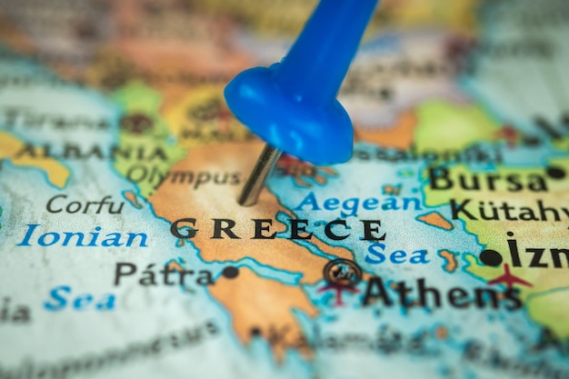 Zdjęcie lokalizacja grecja pinezka na mapie zbliżenie znacznik miejsca docelowego dla turystyki podróżniczej i koncepcji podróży europa