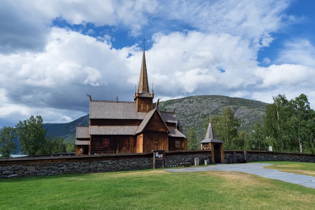 Zdjęcie lom stave church, norwegia