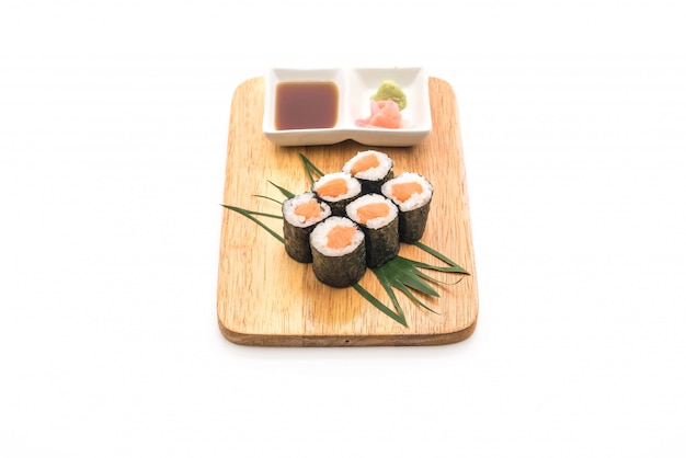 łososiowy maki sushi- japoński styl jedzenia