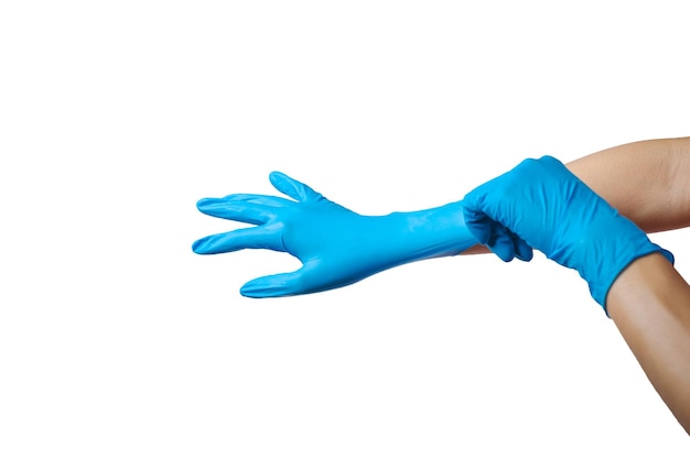 Ludzkie ręce noszące wariację lateksowej rękawicy medycznej gumowej rękawicy na białym tle