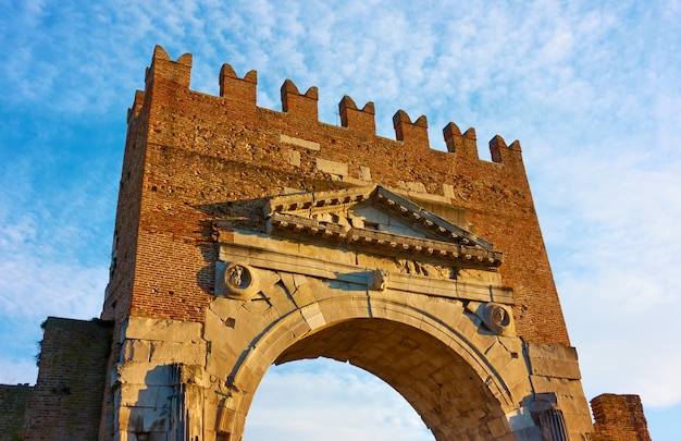 Łuk Augusta – starożytna rzymska brama w Rimini, Włochy