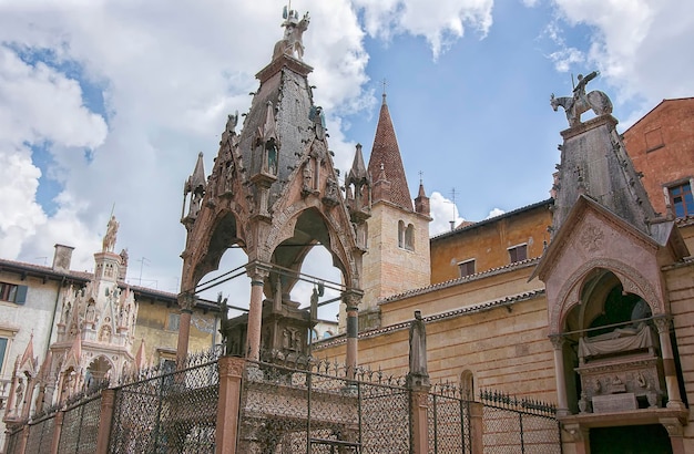 Łuk Scaligeri W Weronie, Włochy, W Pobliżu Kościoła Santa Maria Antica