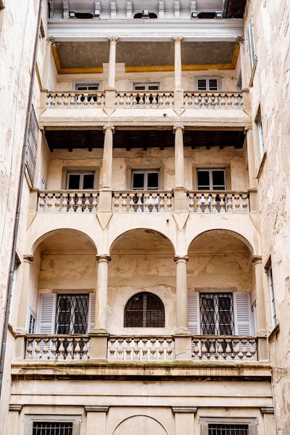 Łukowe balkony muzeum Donizettiano na citta alta bergamo we włoszech