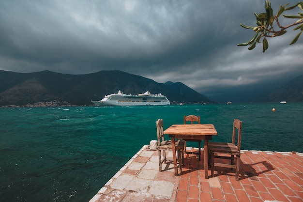 Luksusowy Statek Wycieczkowy W Czarnogórze Kotor Bay.