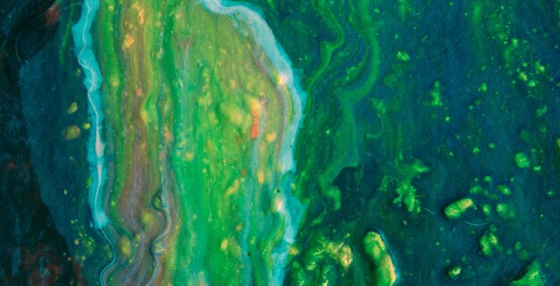 Luminous Flow odkrywający magię płynnej sztuki w farbie olejnej