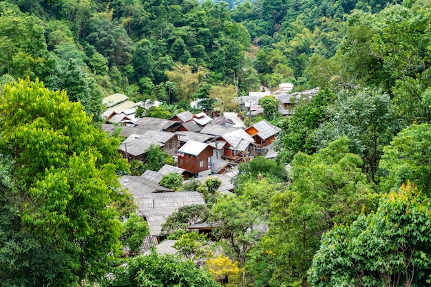 Mae Kampong znajduje się w górach na północny wschód od Chiang Mai