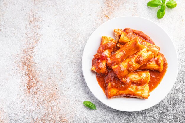 makaron cannelloni danie wegetariańskie faszerowany warzywo sos pomidorowy zdrowy posiłek jedzenie przekąska dieta