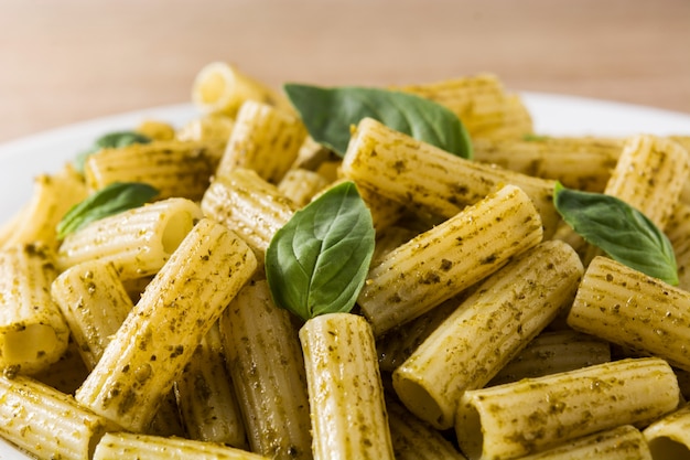 Makaron penne z sosem pesto