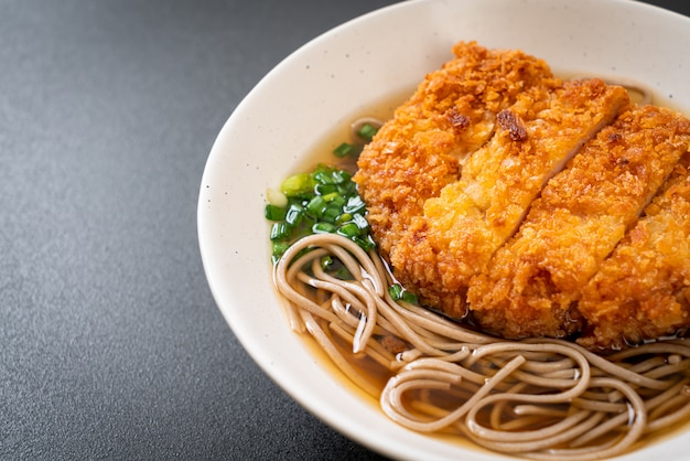 Makaron Soba Ramen z Japońskim Kotletem Schabowym (Tonkatsu)