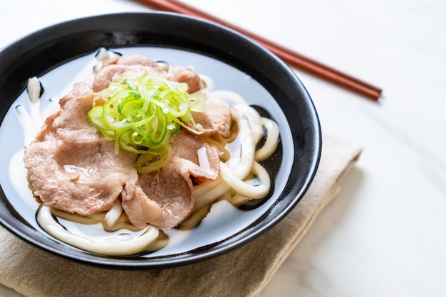 makaron udon ramen z wieprzowiną (Shio Ramen)