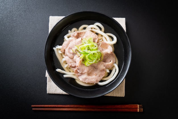 makaron udon ramen z wieprzowiną (Shio Ramen)