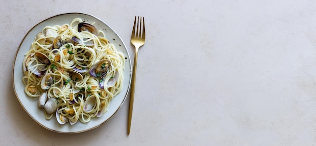 Makaron z małżami Spaghetti alle Vongole Włoskie jedzenie