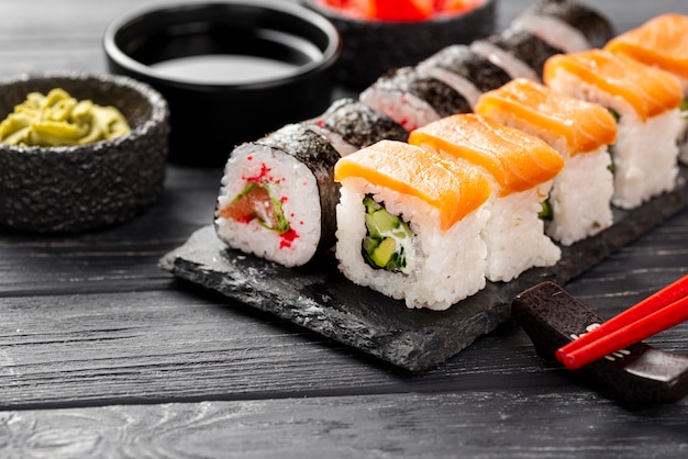 Maki maki sushi na łupku