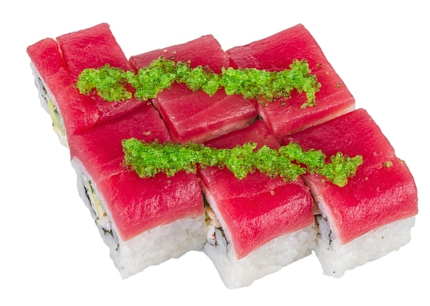 Maki Sushi Roll z ogórka awokado kraba wewnątrz świeżego tuńczyka i ikry tobiku na zewnątrz