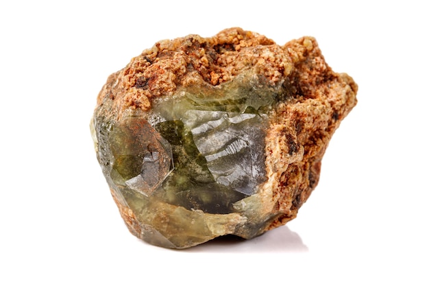 Makro kamień Grossular minerał na białym tle