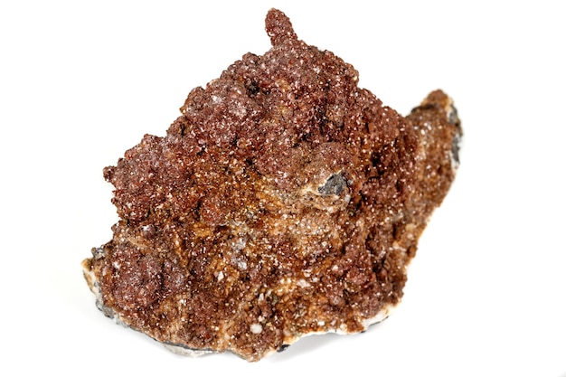 Zdjęcie makro kamień mineralny kalcyt na białym tle