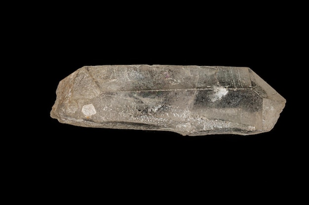 Makro-kamień mineralny kryształ górski kryształ górski na czarnym tle