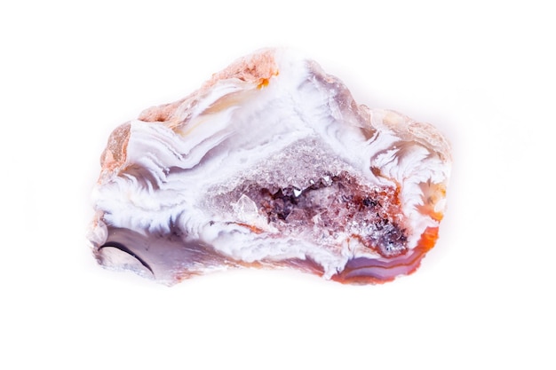 Makro mineralny kamień agat bud na białym tle