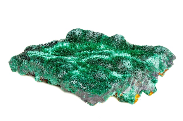 Makro mineralny kamień plisoviy pluszowy satynowy malachit na białym tle