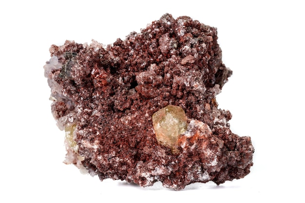 Makro mineralny stonexAGolden apatyt na białym tle