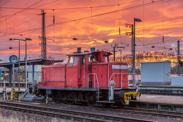 Mała Lokomotywa Na Stacji Karlsruhe W Niemczech