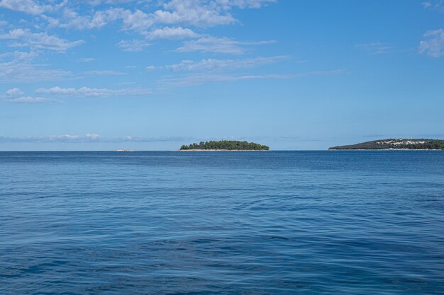 Mała wyspa Figarola w pobliżu Rovinj