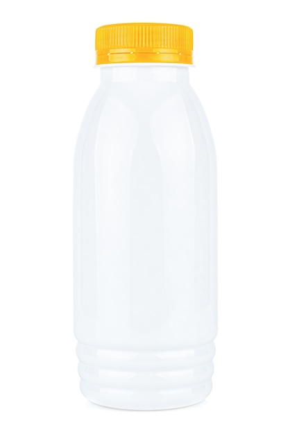 Małe białe plastikowe butelki z pomarańczową nakrętką na białym tle