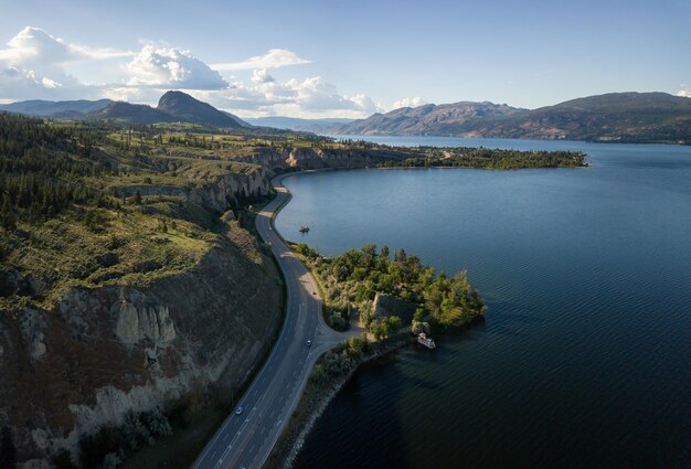 Malownicza droga w Okanagan z lotu ptaka