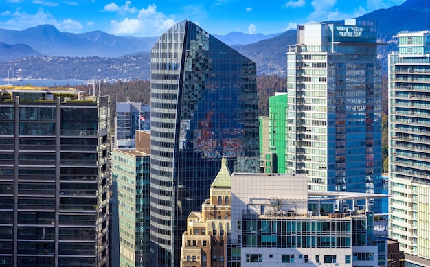 Malownicza dzielnica finansowa Vancouver w centrum miasta w pobliżu placu Robson