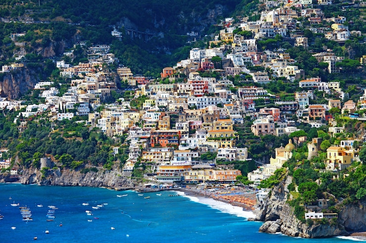 Zdjęcie malownicze wybrzeże amalfi we włoszech, positano