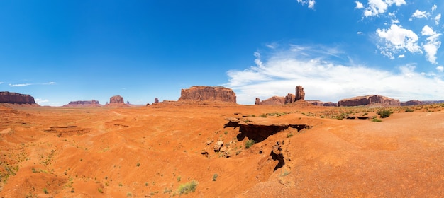 Malowniczy krajobraz piaskowców w Monument Valley