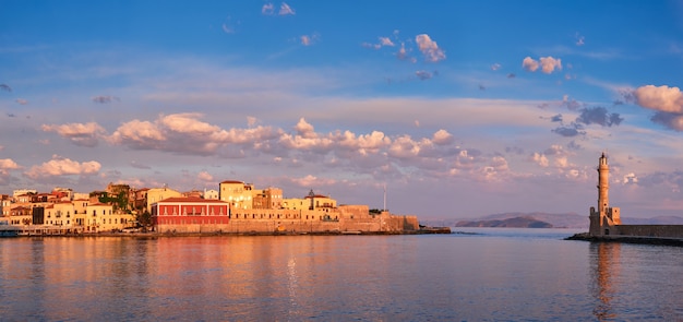 Malowniczy stary port chania wyspa kreta grecja