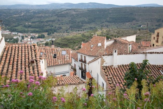 Malowniczy widok i dachy w Morella, Castellon, Hiszpania