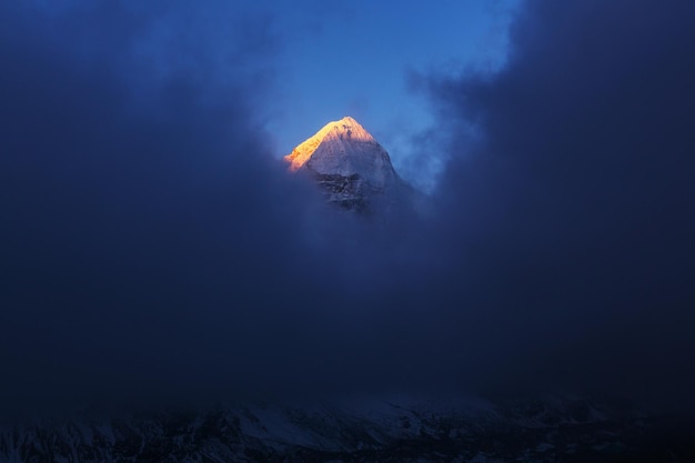 Malowniczy Widok Na Góry, Region Kanchenjunga, Himalaje, Nepal.