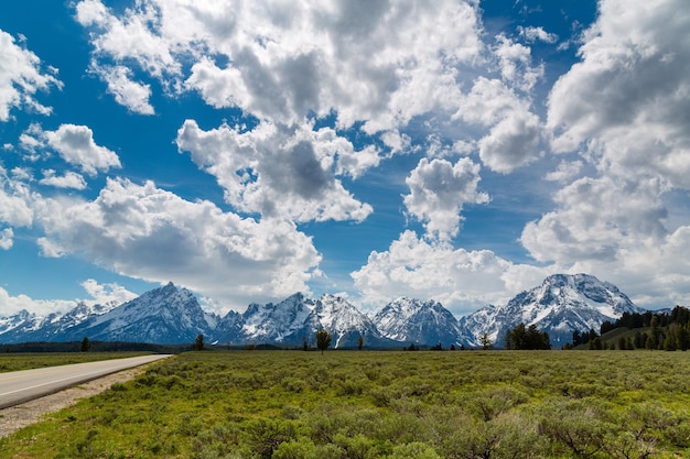 Malowniczy widok na Grand Teton z Teton Park Road Park Narodowy Yellowstone Wyoming USA