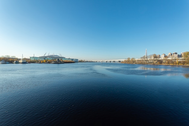 Malowniczy Widok Na Sankt Petersburg W Połowie Jesieni.