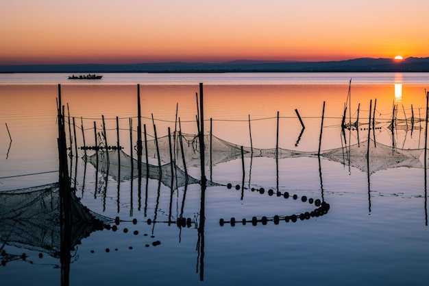 Malowniczy zachód słońca w Albufera, Walencja, Hiszpania