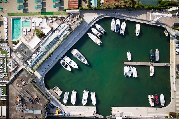 Mały port widziany z góry