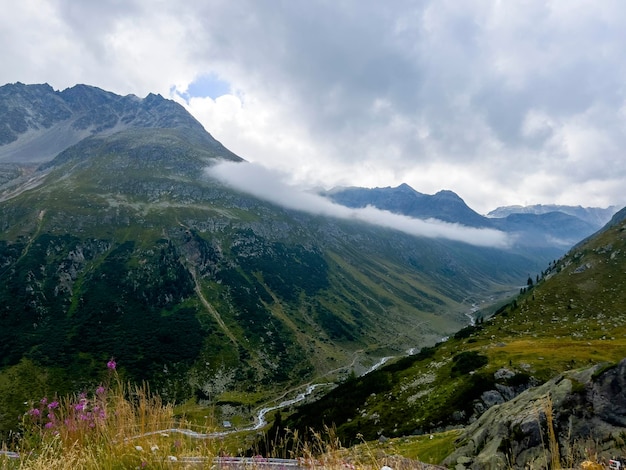 Mały strumień w Alpach