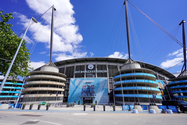 Zdjęcie manchester wielka brytania 13 lipca 2022 city of manchester stadium znany również jako etihad stadium jest stadionem manchester city fc