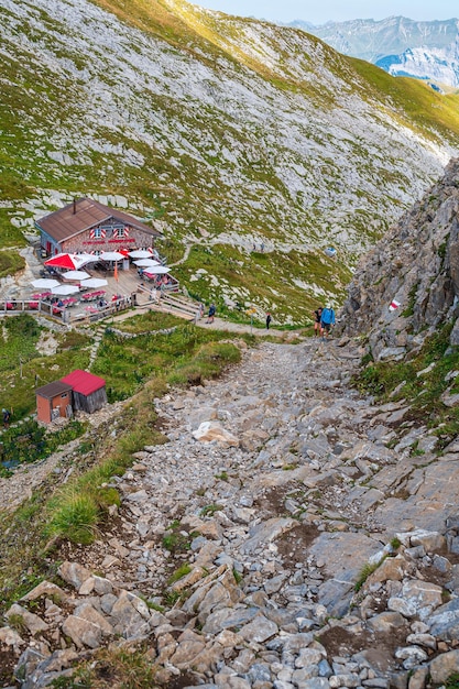 Manndlenen Lodge w Alpach Berneńskich